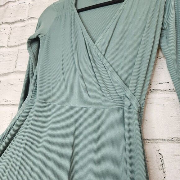 Topshop Women's Sage Green Ribbed Bell Long Sleeve Mini Paris Dress Size US 4 - Picture 9 of 16